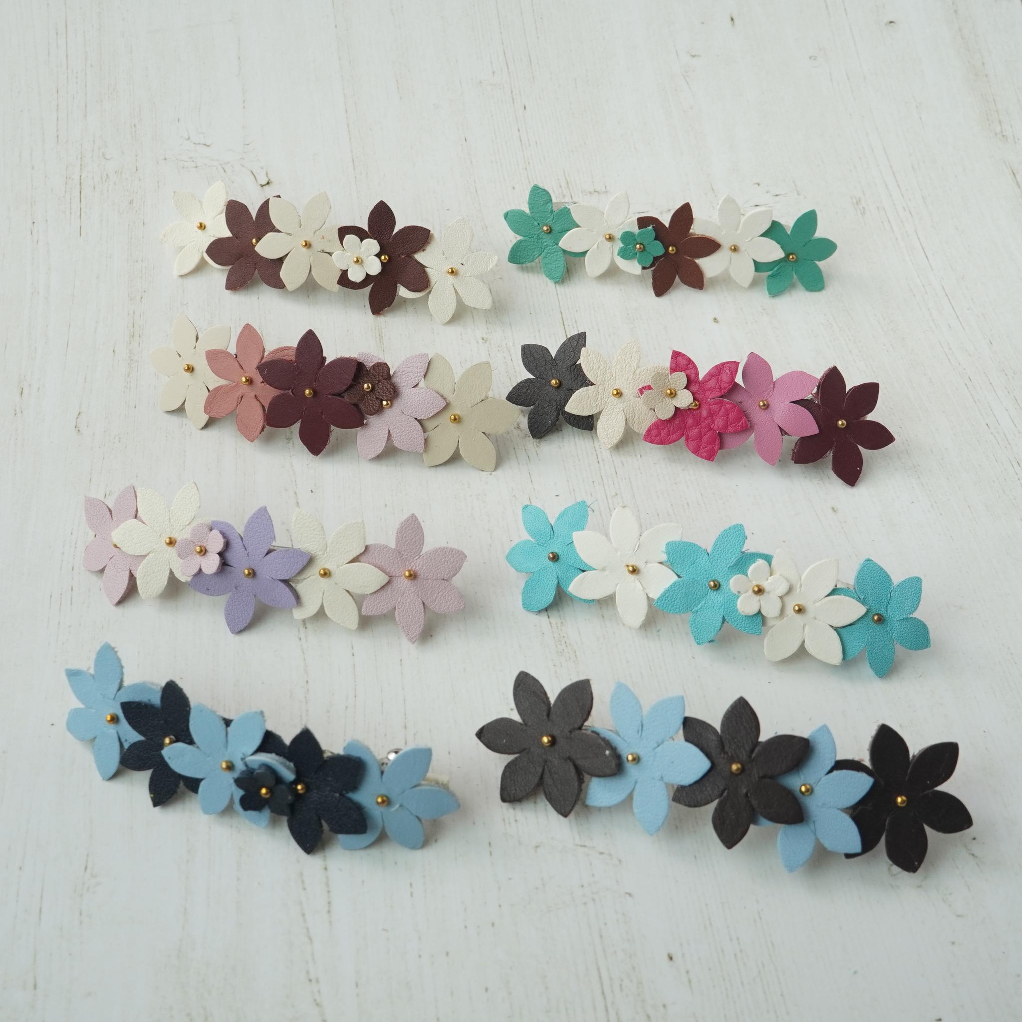 本革のお花のバレッタ